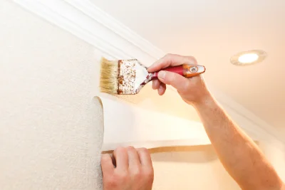 Pose de papier peint à Douzains — revêtements muraux et toiles de verre